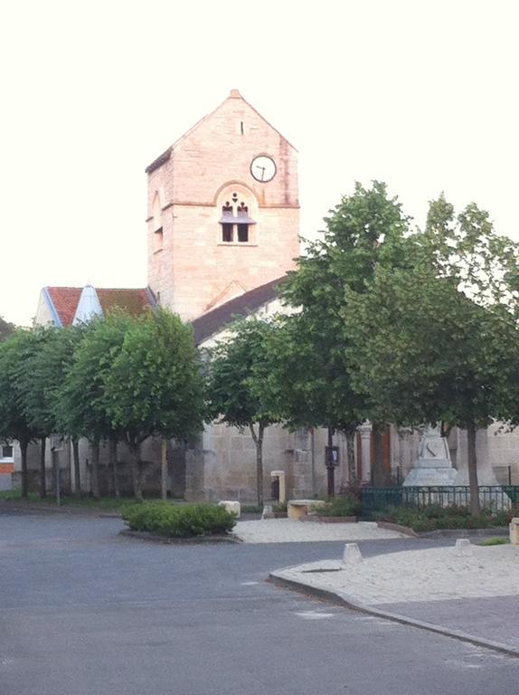 Les Lilas Roses Chamouilley Dış mekan fotoğraf